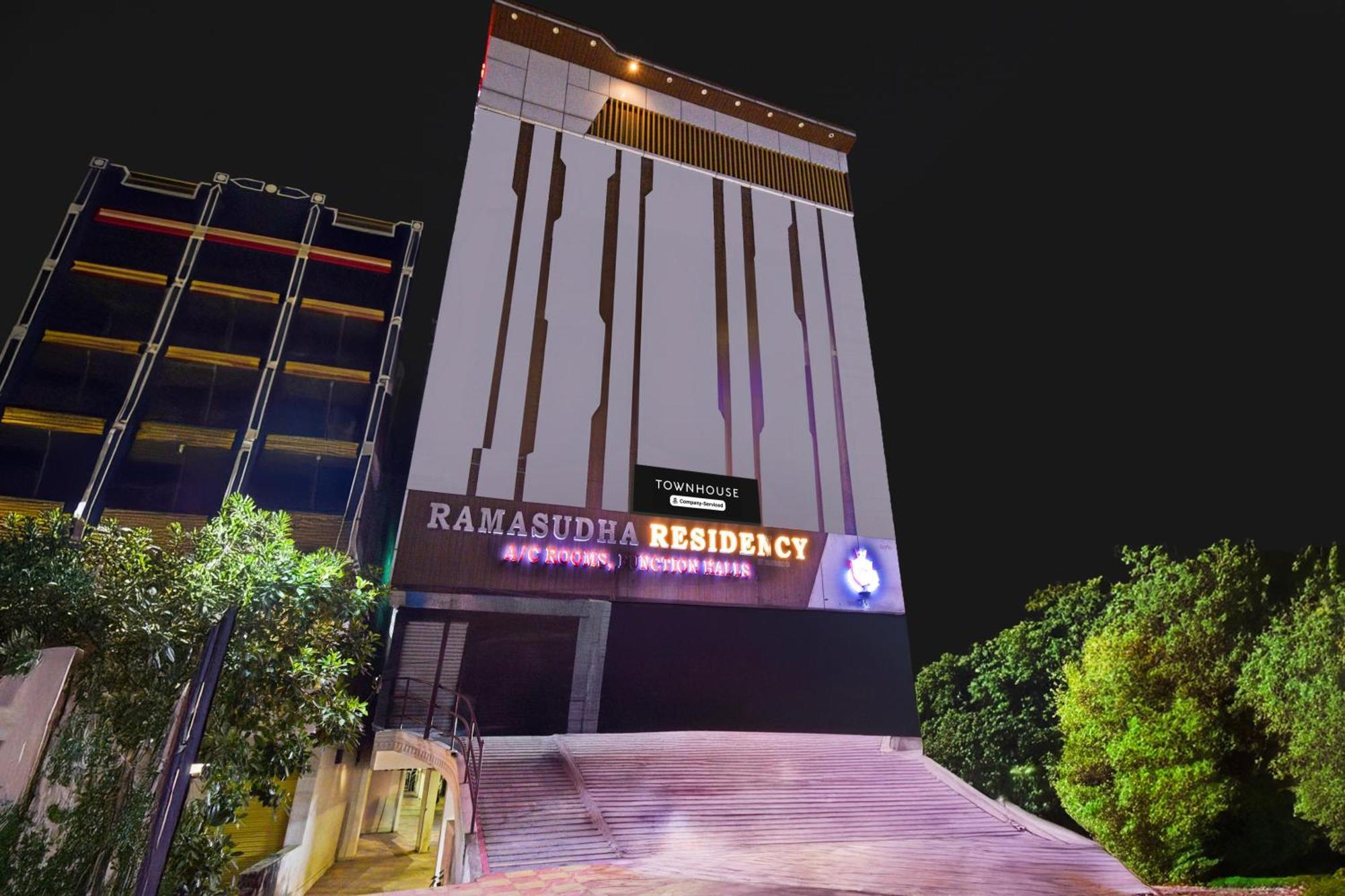 Super Townhouse Mancherial Mancheral Exterior foto